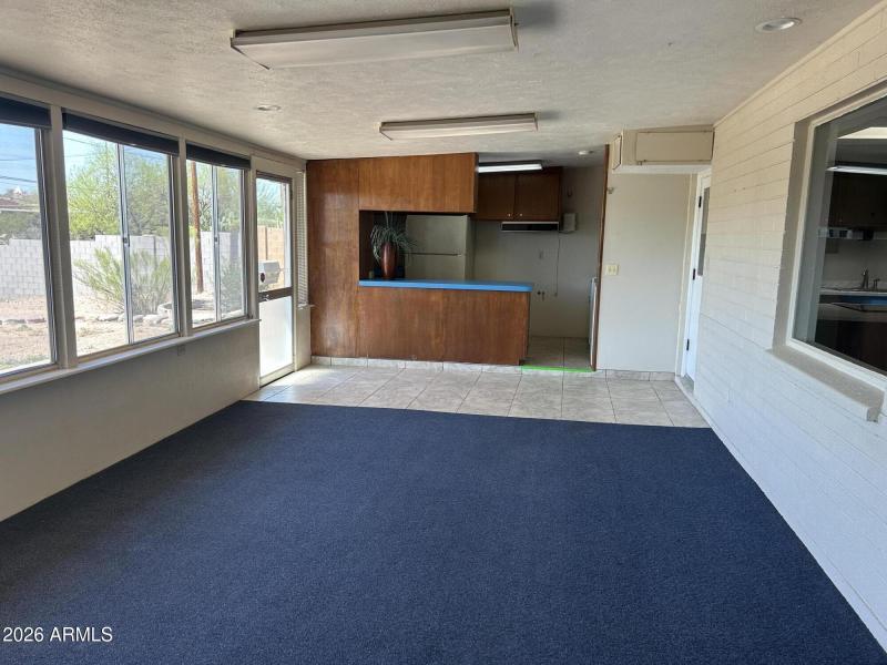 Bonus Rm to 2nd kitchen & Laundry