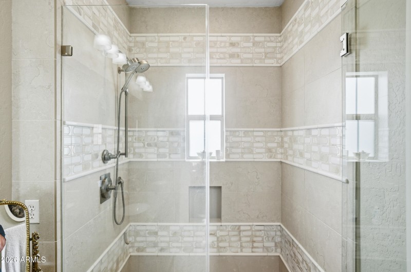 3935 e rough rider rd 1219-16