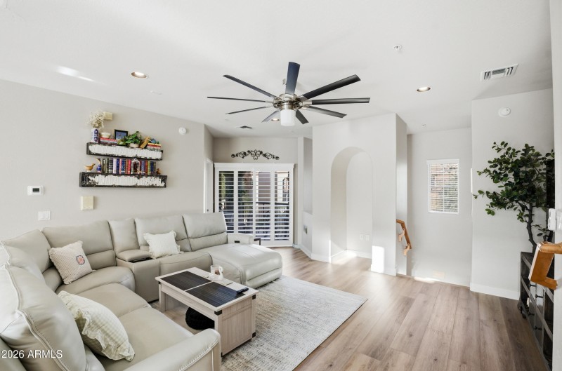 3935 e rough rider rd 1219-5