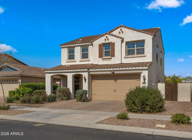 2-web-or-mls-Front yard1