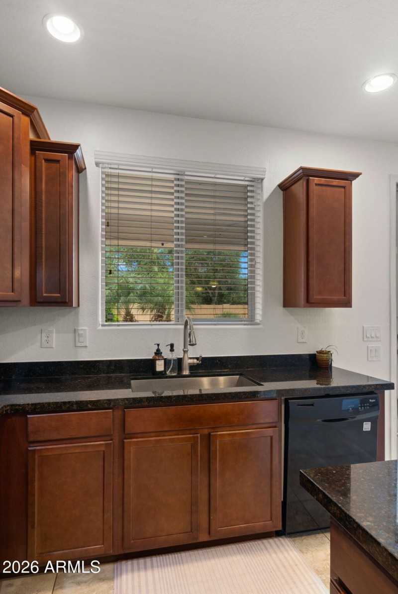 13-web-or-mls-Kitchen6