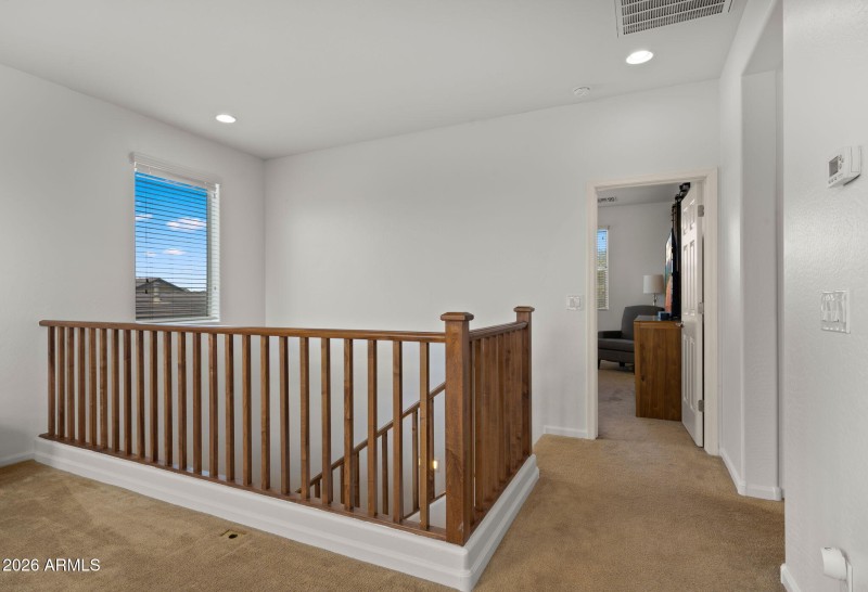23-web-or-mls-Staircase Landing