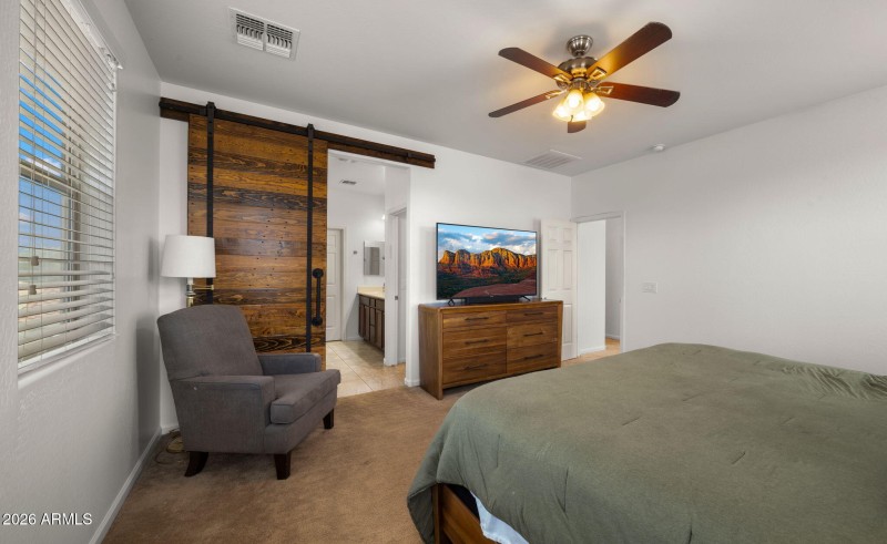 32-web-or-mls-Primary Bedroom3