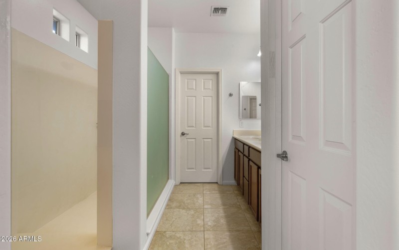 33-web-or-mls-Primary Bedroom4