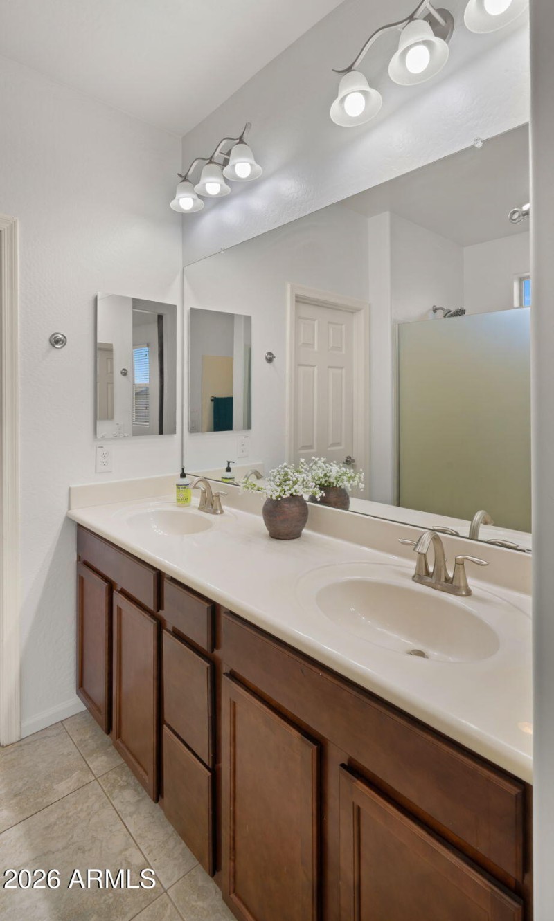 34-web-or-mls-Primary Bedroom1