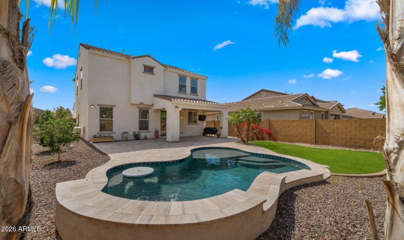 41-web-or-mls-Backyard5