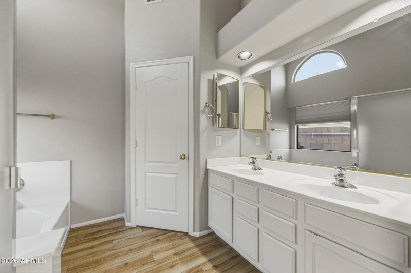 28-web-or-mls-43229 W Hillman Dr-127