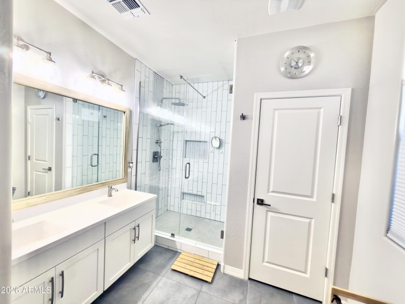 Master Bedroom Bathroom