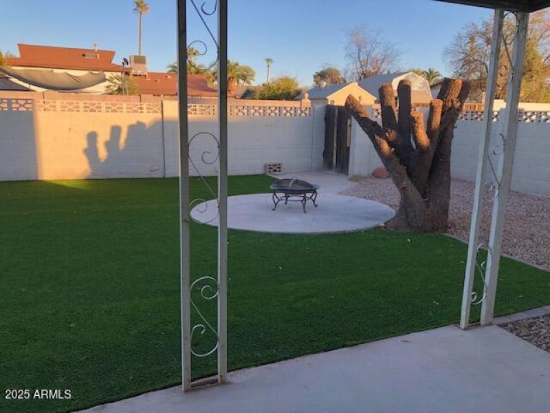 4517 Grandview - Yard 1