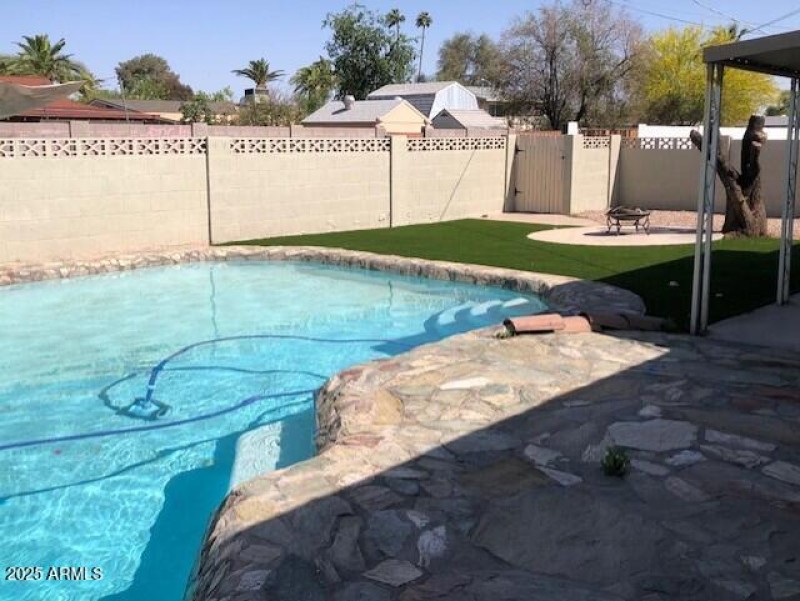 4517 Grandview - Yard 5