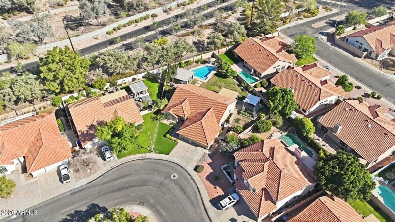 12-b36827f7-57df-4b9c-91ec-ccba852705f7