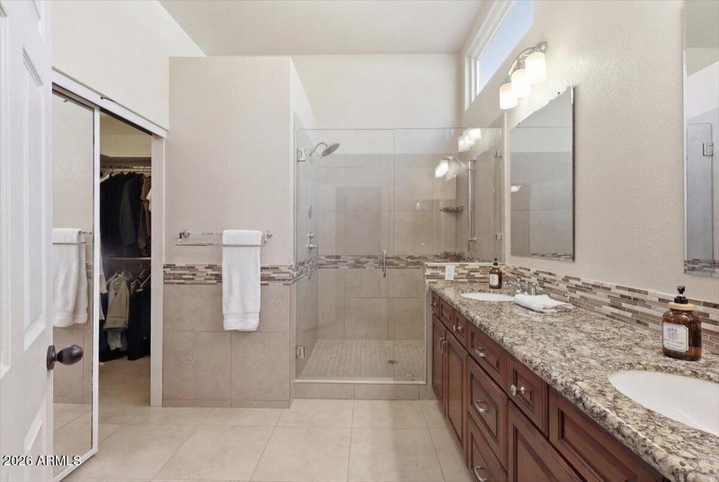 47-IMG_5873_reedit_86b60f8b-2c2b-41f3-95