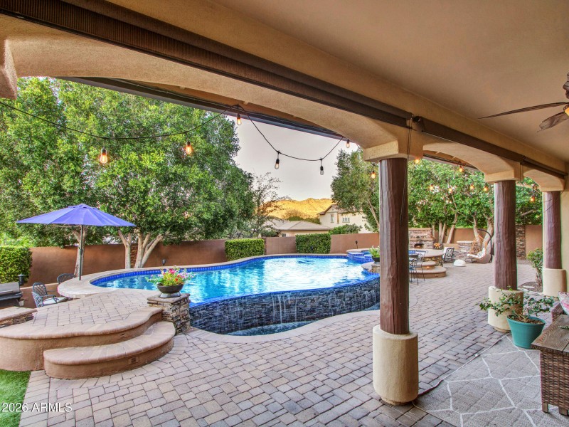 01-Backyard-Mtn-views (1)