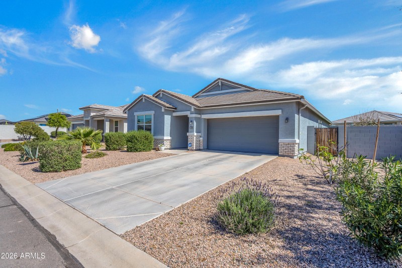 24653 N Alfalfa Dr-1