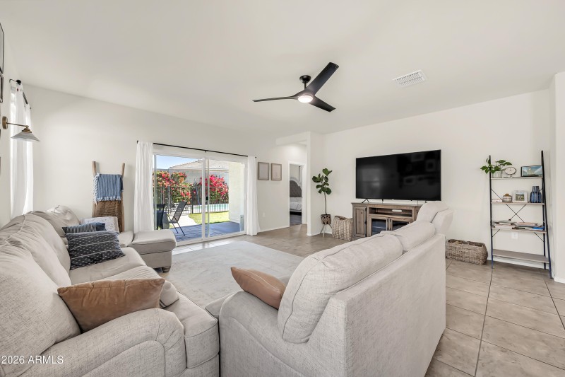 24653 N Alfalfa Dr-5