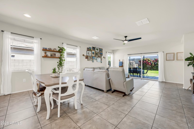 24653 N Alfalfa Dr-6