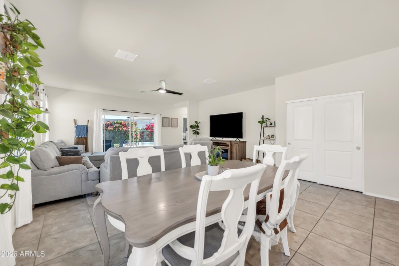 24653 N Alfalfa Dr-7