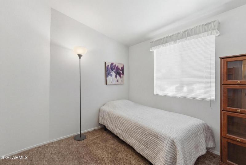 16-016-guest-bedroom