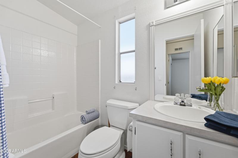 18-018-guest-bathroom