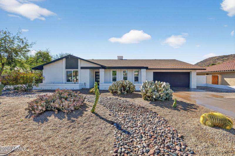 08_9_E_Surrey_Ave_Phoenix_AZ_85022_USA-E