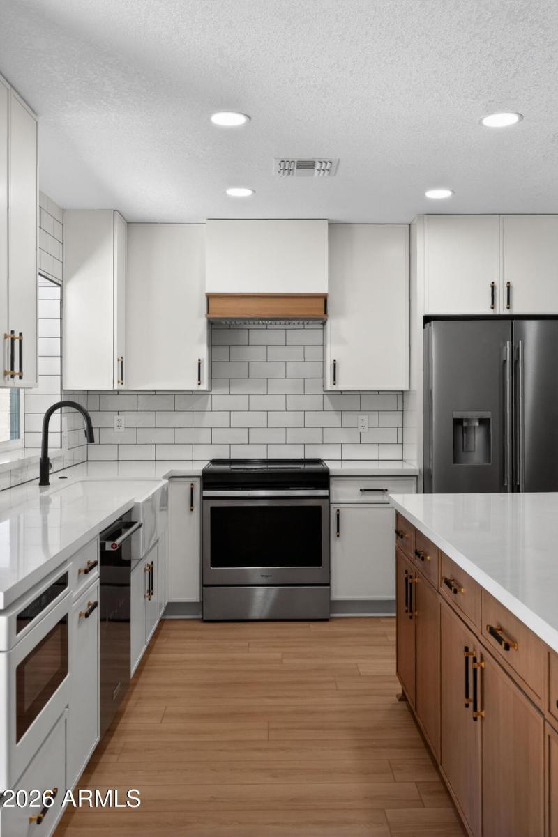 23_9_E_Surrey_Ave_Phoenix_AZ_85022_USA-K