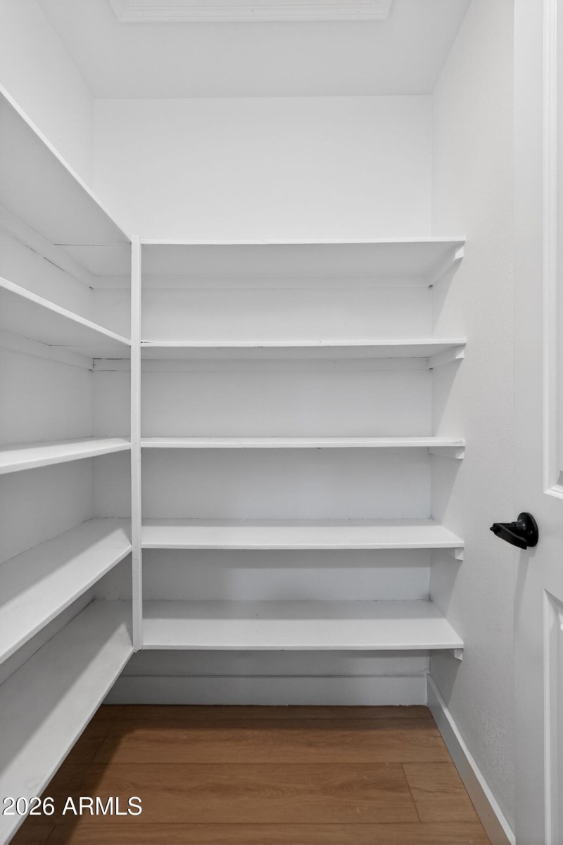 37_9_E_Surrey_Ave_Phoenix_AZ_85022_USA-O