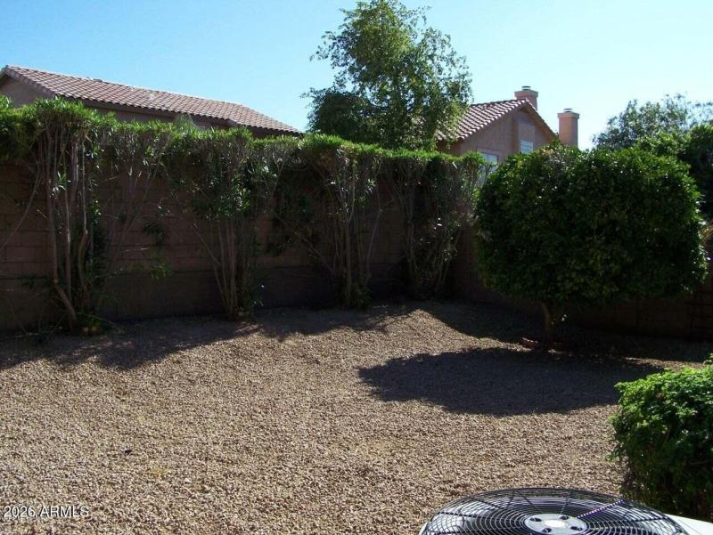 20120525192355440953000000-o