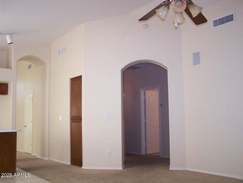 20120525191627825181000000-o