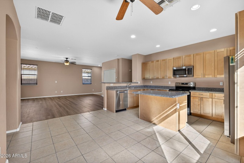 15_15317_W_Jackson_St15_mls