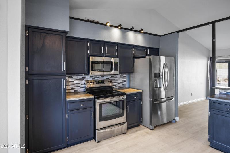 1827 N Sericin Cir-14