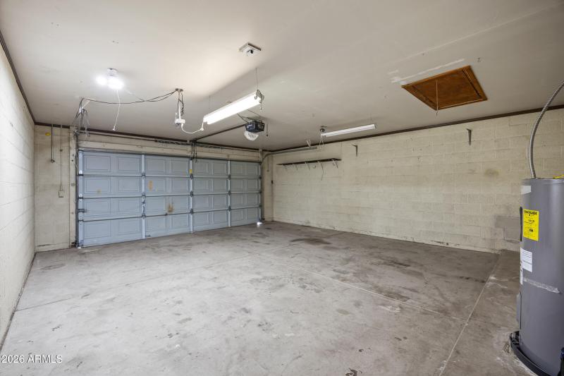 1827 N Sericin Cir-26