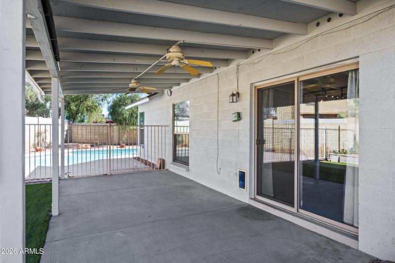 1827 N Sericin Cir-32