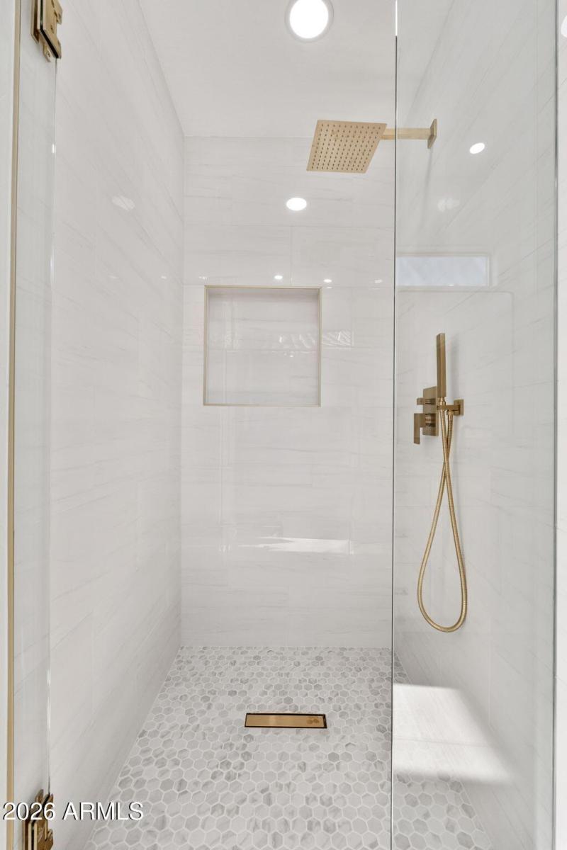 19475 N Grayhawk Drive UNIT 2116 - 25