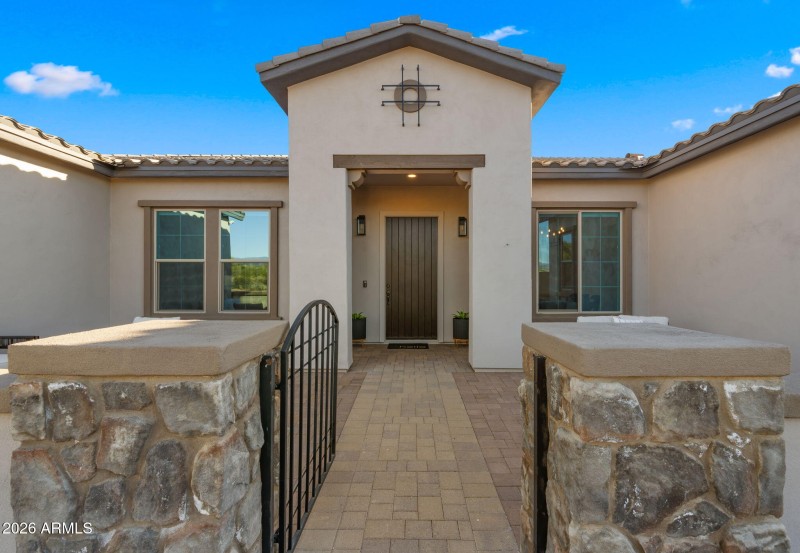 10-web-or-mls-Front yard5