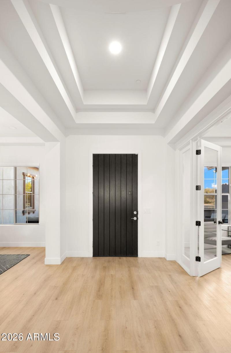 14-web-or-mls-Foyer1