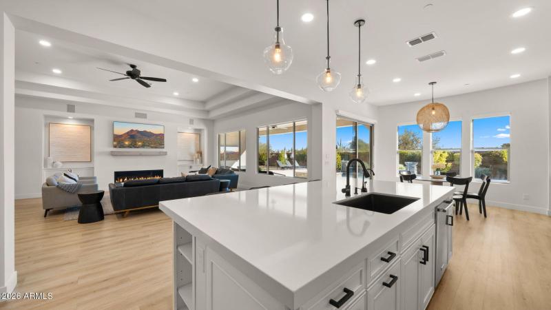 23-web-or-mls-Kitchen5