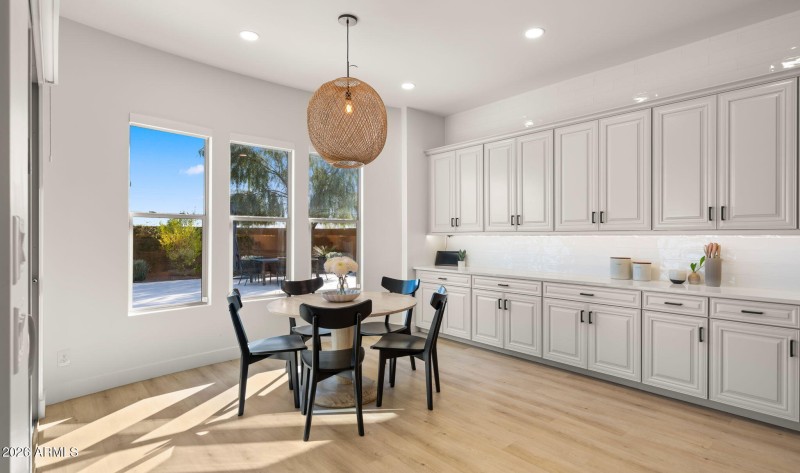 24-web-or-mls-Kitchen1