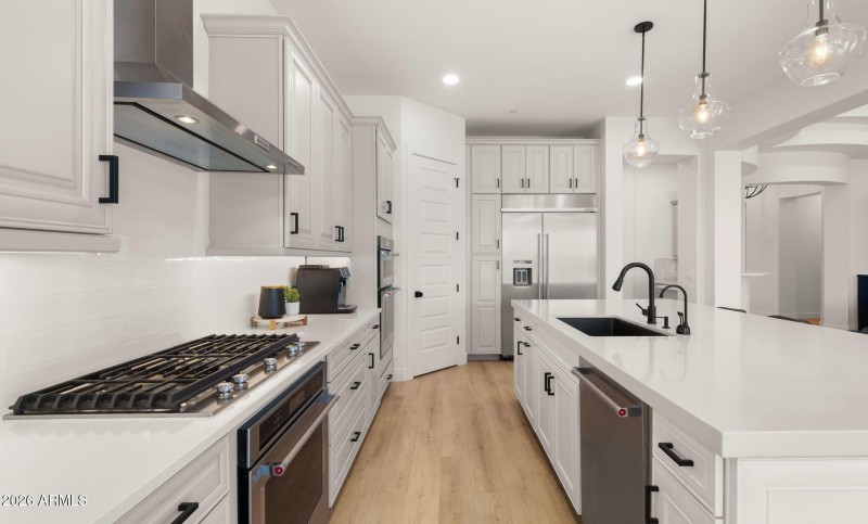 26-web-or-mls-Kitchen3