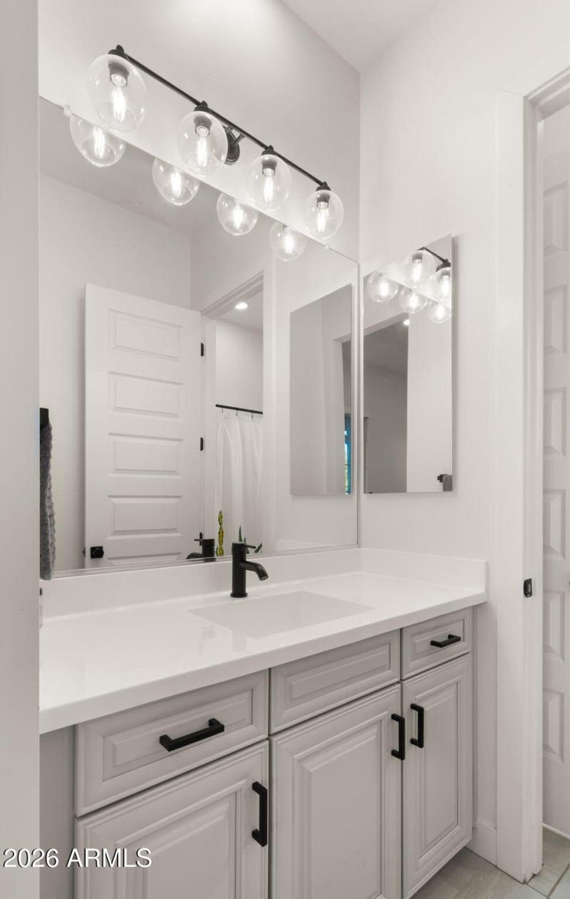 48-web-or-mls-Jack and Jill Bedrooms4