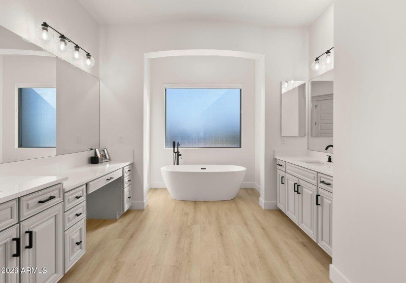 60-web-or-mls-Primary Bedroom12