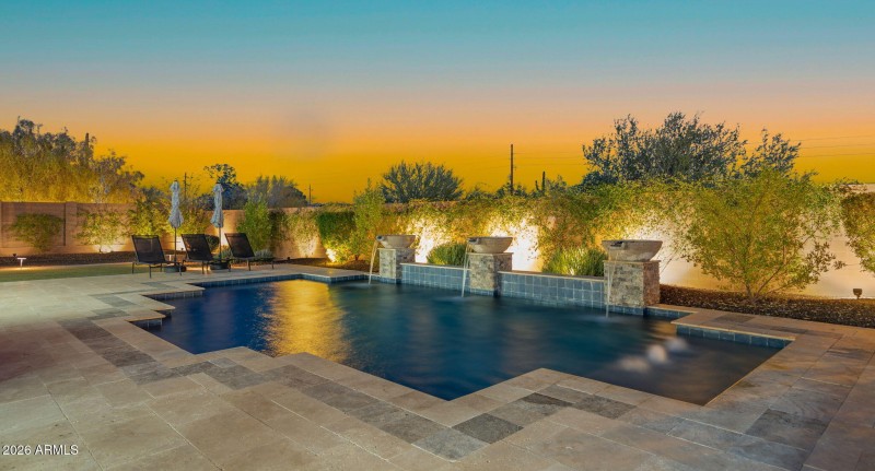 85-web-or-mls-TWILIGHT13