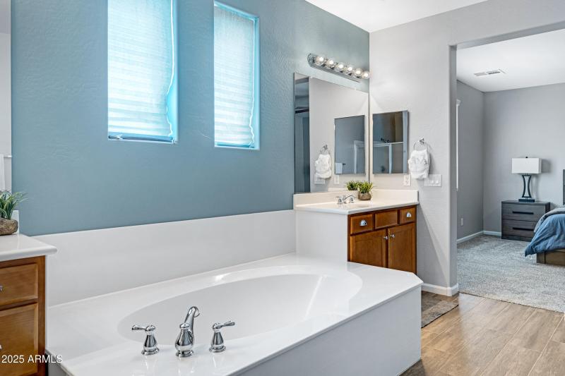 15366 W Bloomfield Rd-23