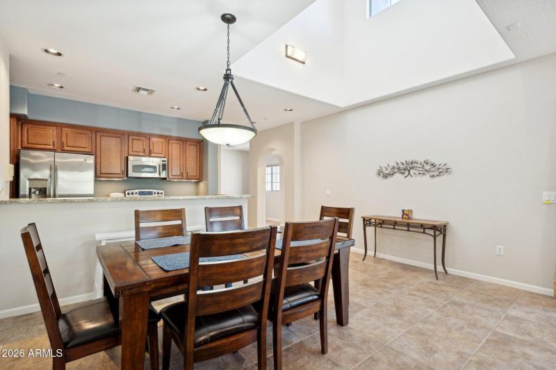 12-web-or-mls-3935-e-rough-rider-rd-r-un