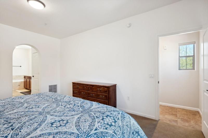 21-web-or-mls-3935-e-rough-rider-rd-r-un