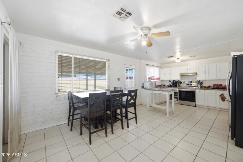 Earll. kitchen dining view