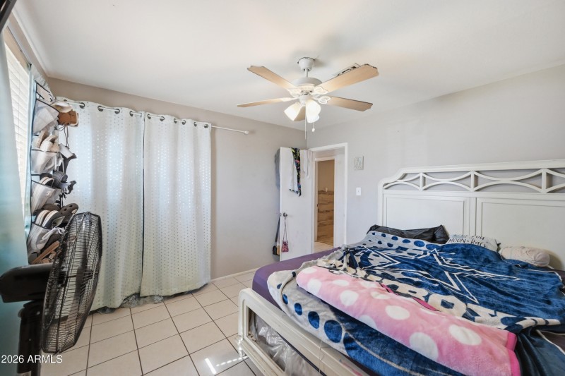 Earll. primary bedroom