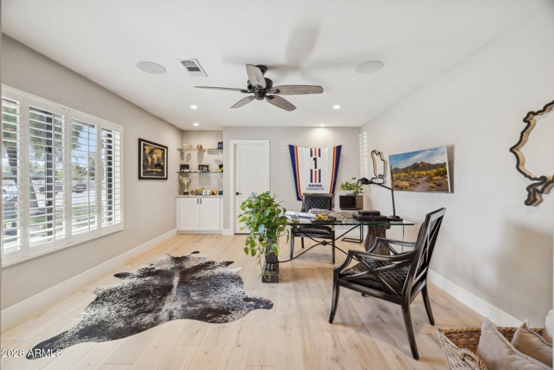 14-web-or-mls-5402-e-corrine-dr