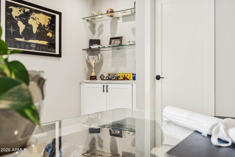 16-web-or-mls-5402-e-corrine-dr