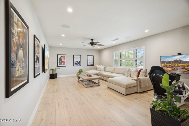 17-web-or-mls-5402-e-corrine-dr