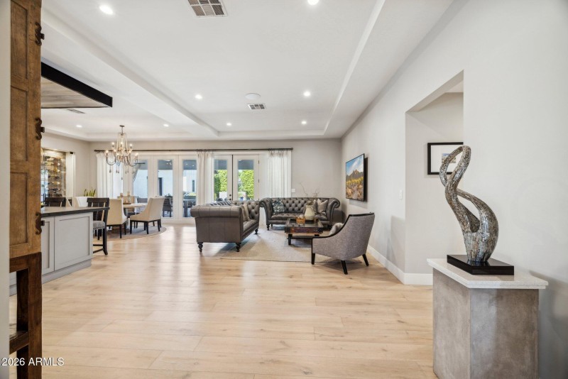 19-web-or-mls-5402-e-corrine-dr